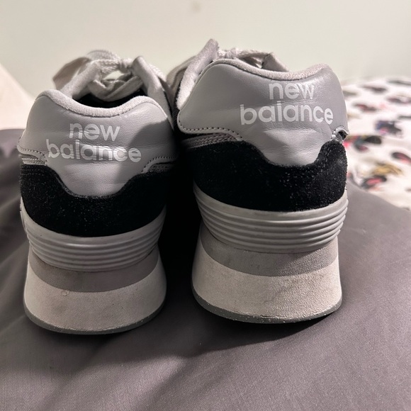 New balance 574 size 8.5w - Picture 2 of 6
